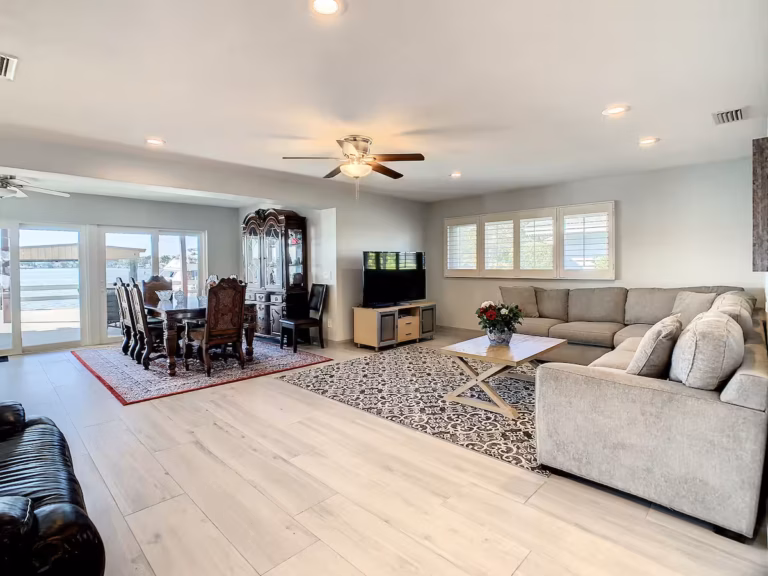 Living room (2 sofa beds)