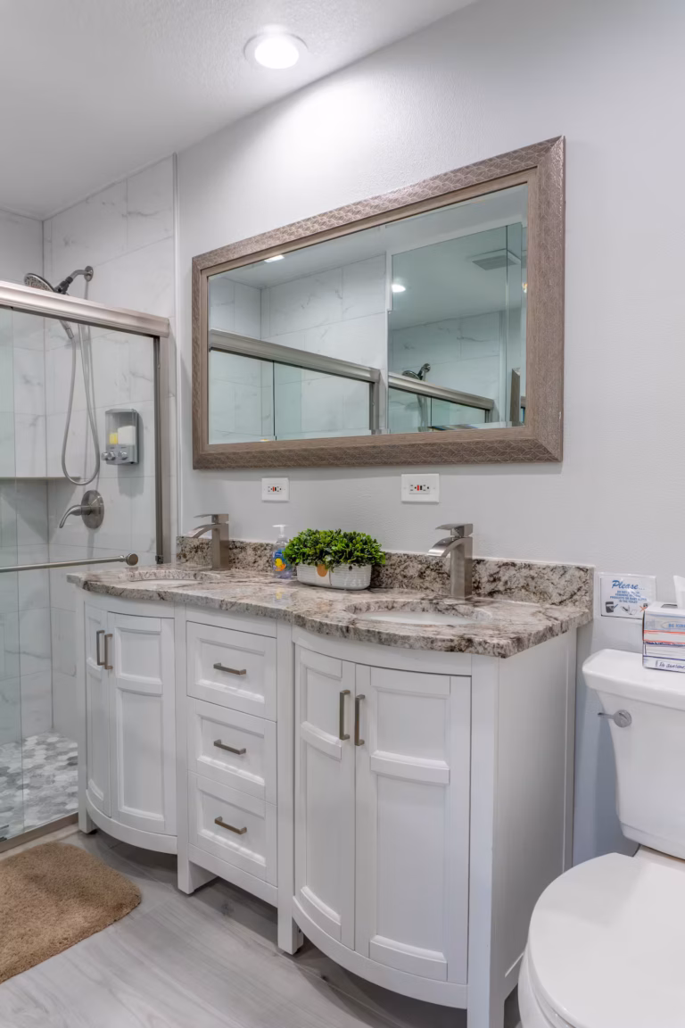 Full bathroom 1