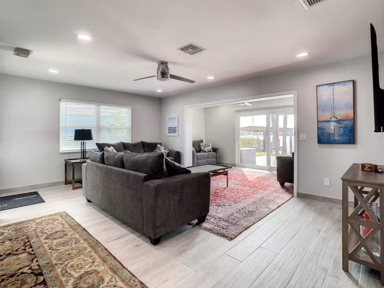 Living room (with sofa bed)
