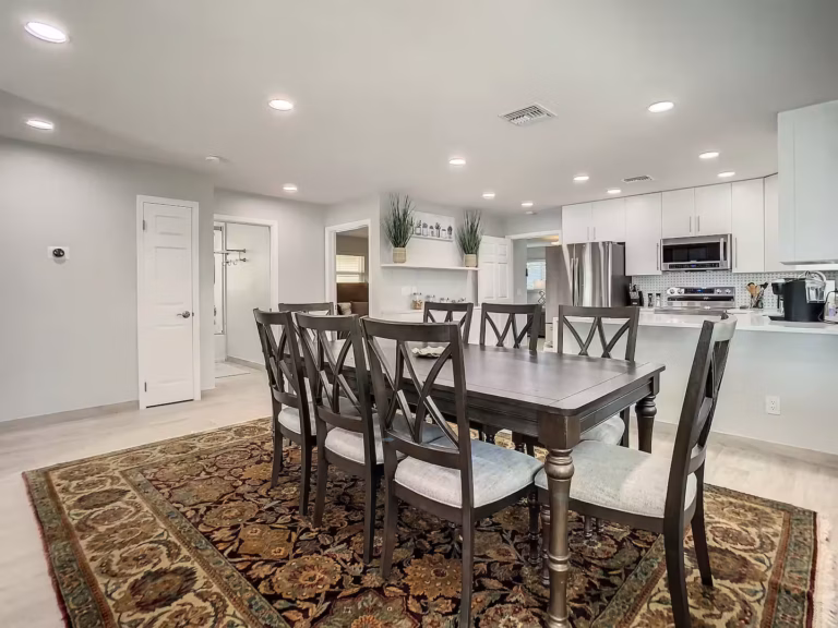 Dining area 2