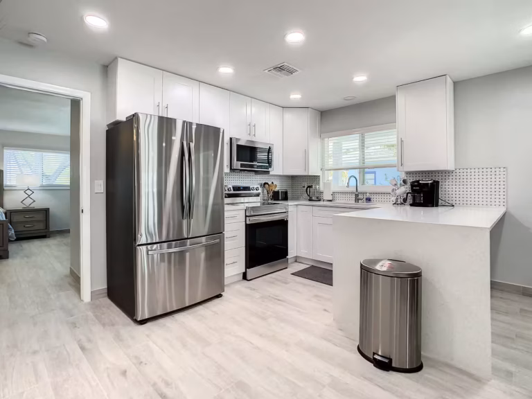 Full kitchen