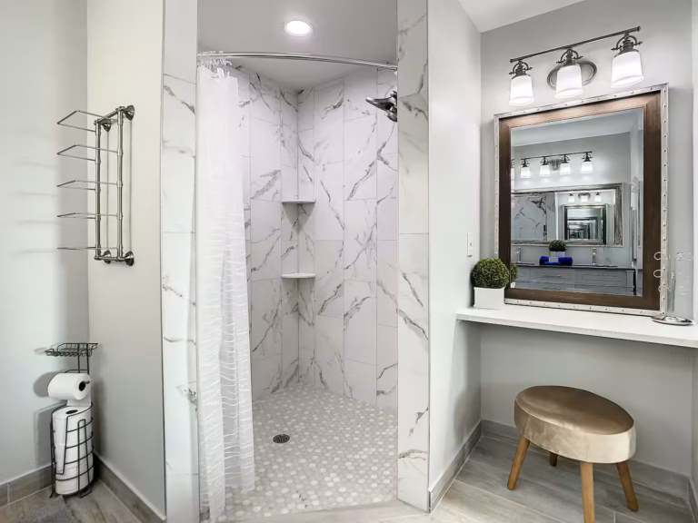 Full bathroom 1