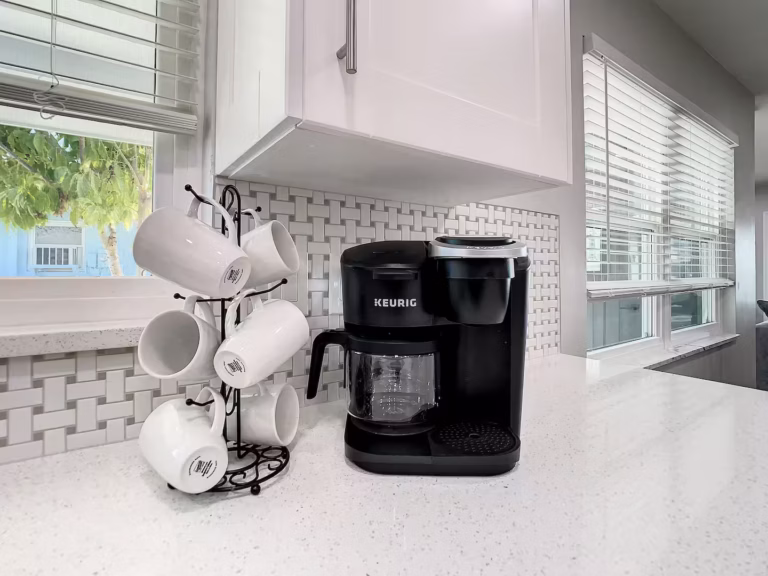 Full kitchen